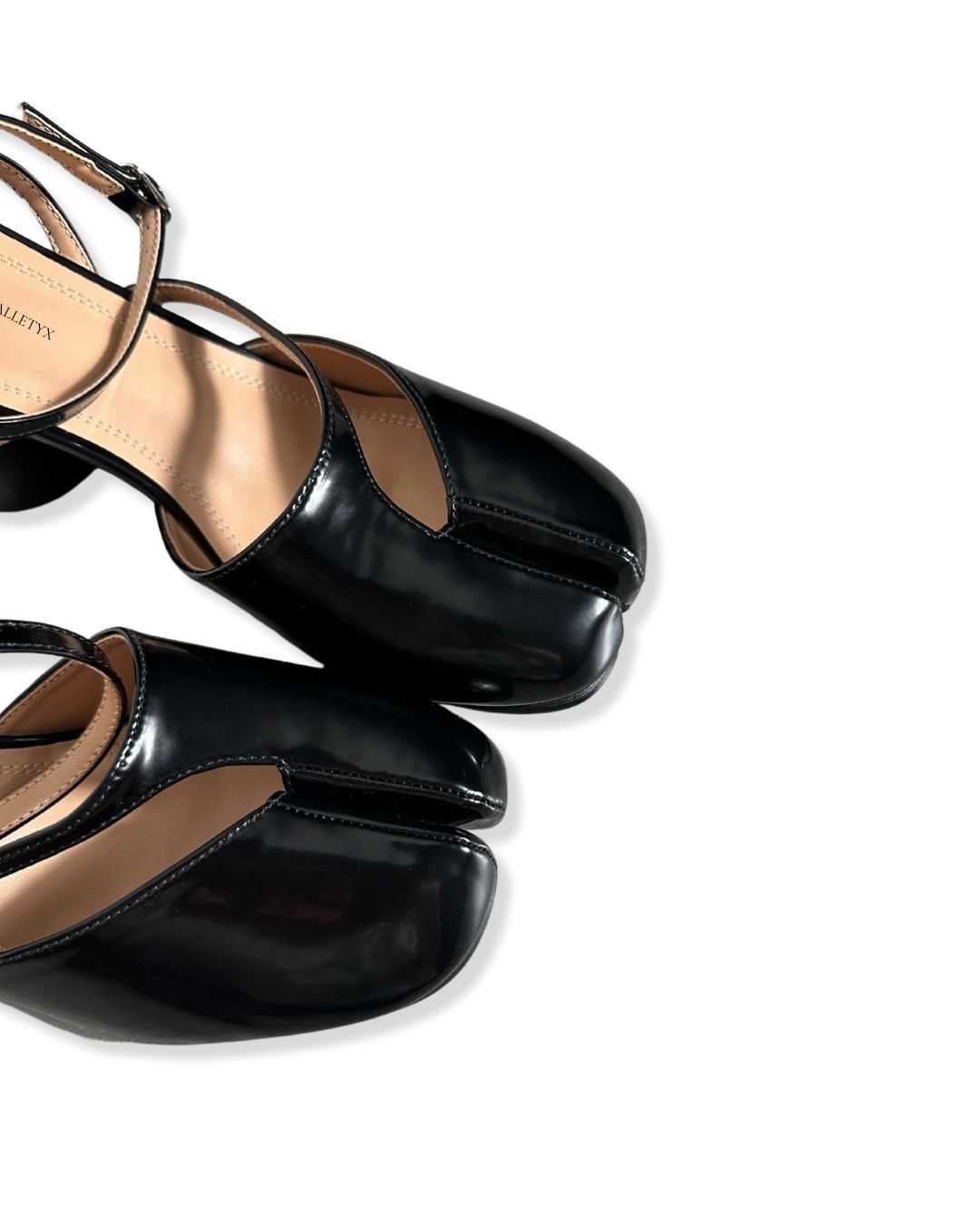 Strap pumps Tabi