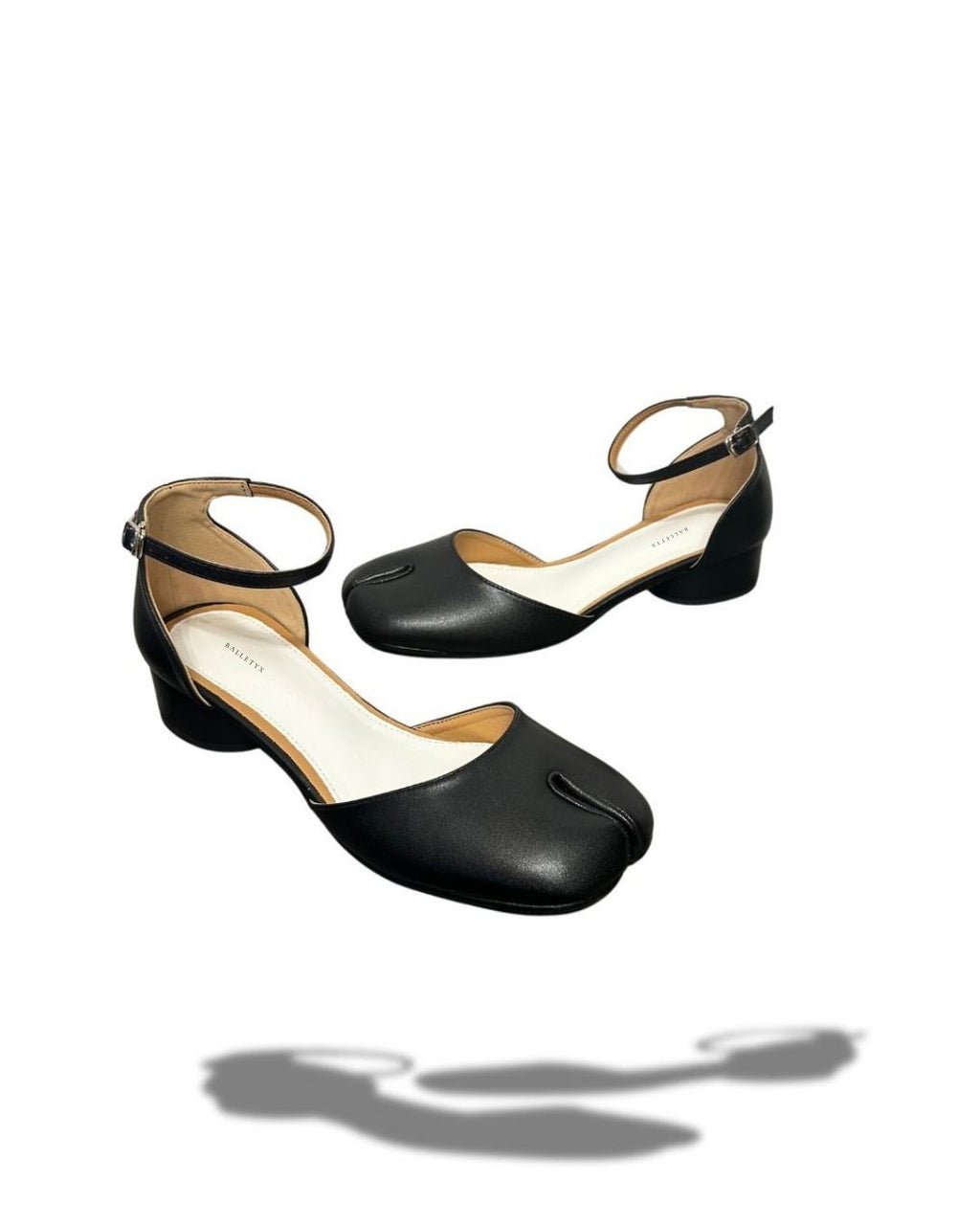 Strap pumps low heels