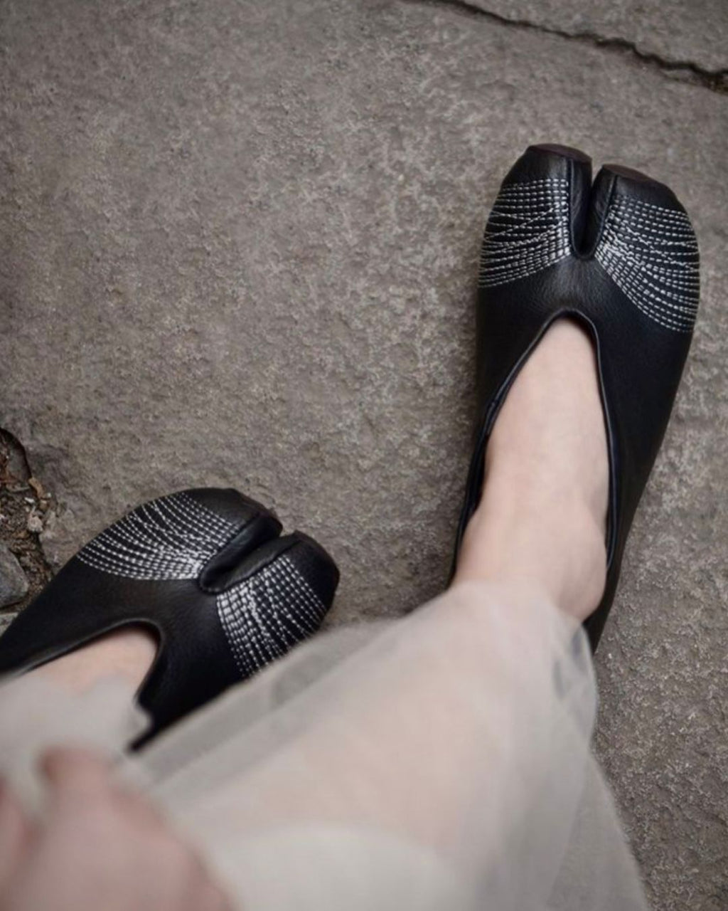 Split Toe Lazy Flats