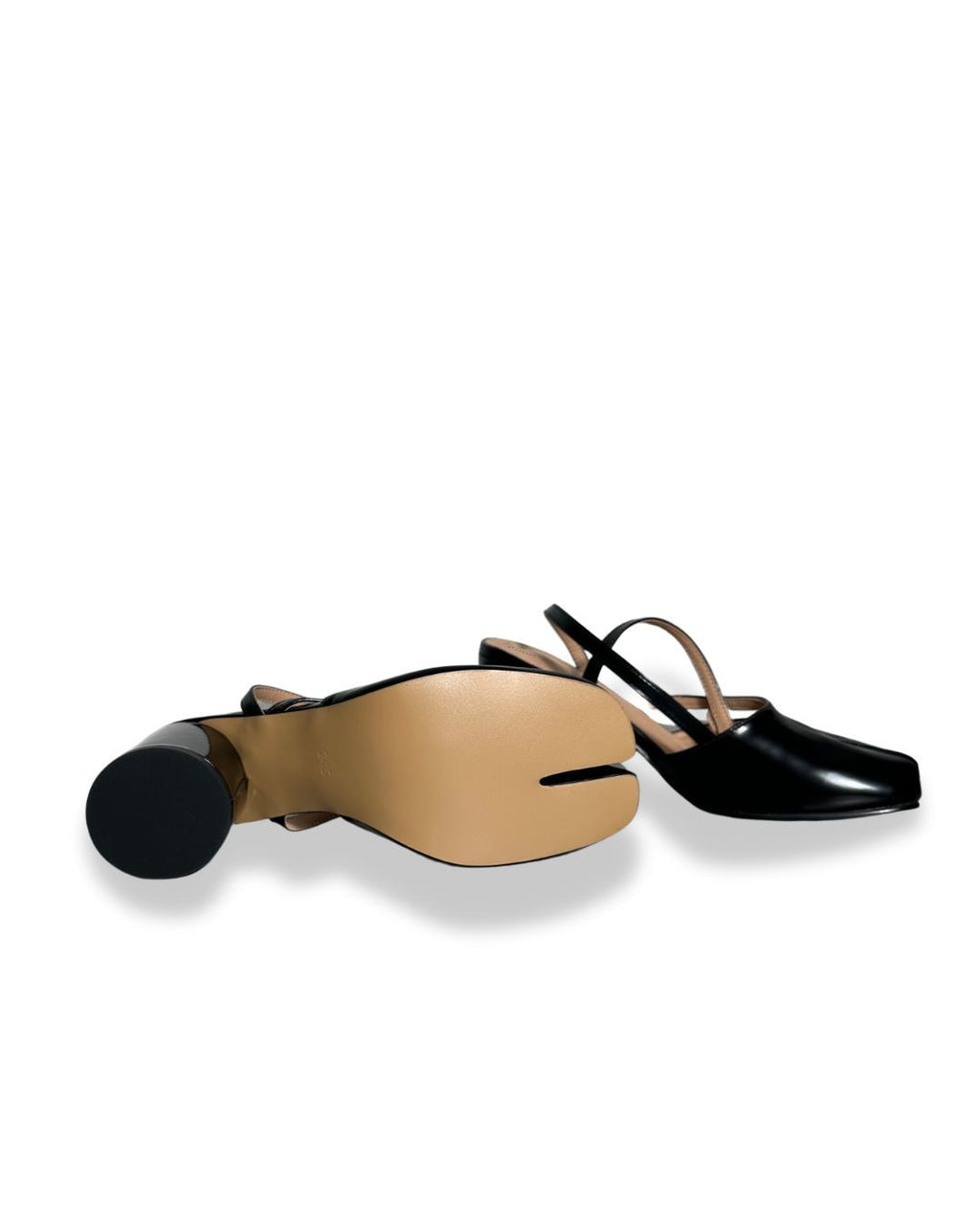 Strap pumps Tabi