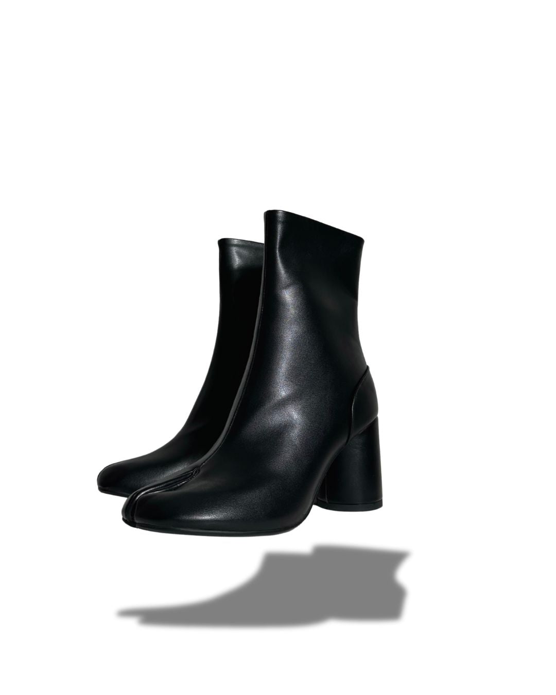 Tabi boots