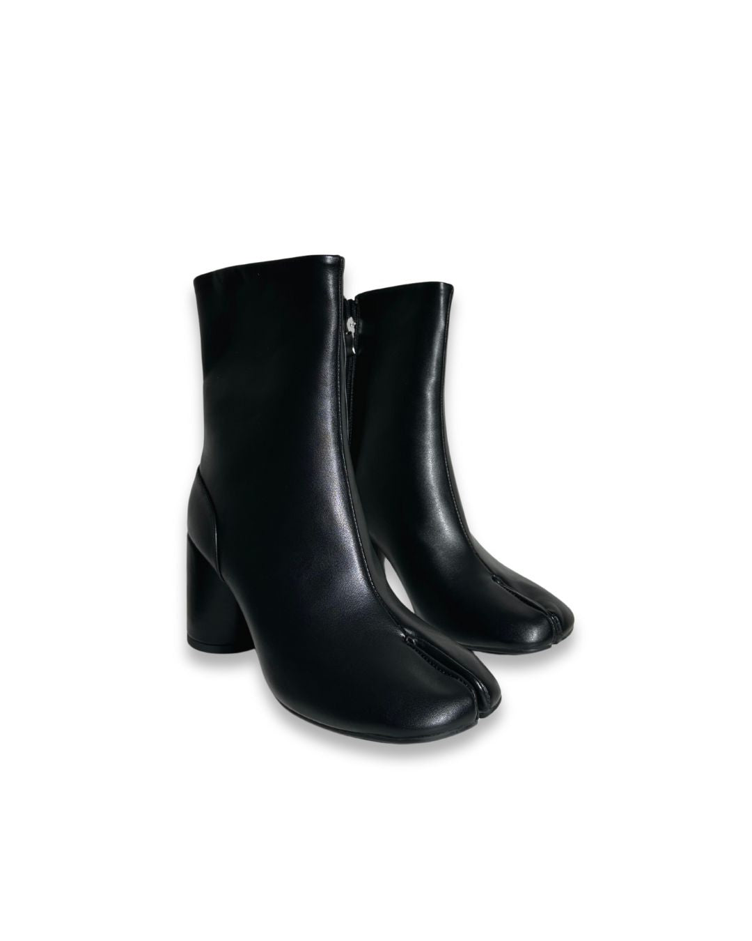 Tabi boots